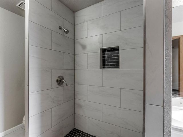 11508 Wallace Avenue, Oklahoma City, OK 73162