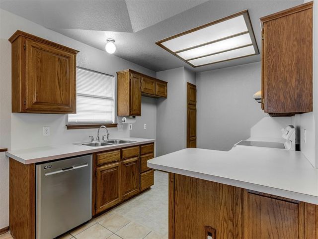 11508 Wallace Avenue, Oklahoma City, OK 73162