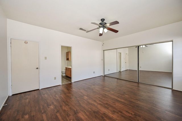 338 Wilcrest Drive 338, Houston, TX 77042