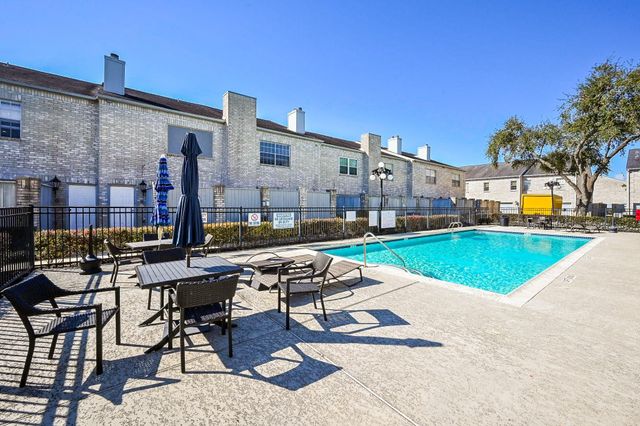 338 Wilcrest Drive 338, Houston, TX 77042