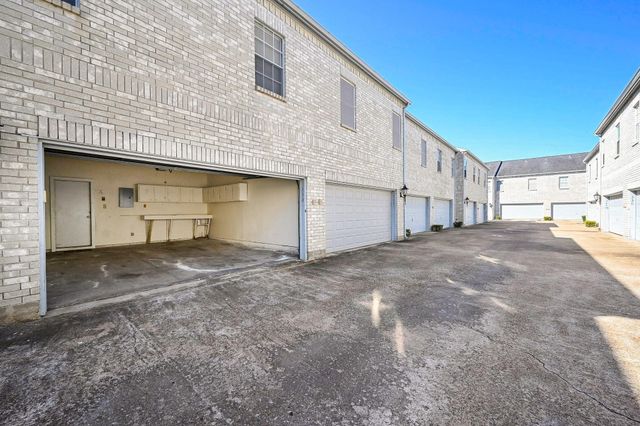 338 Wilcrest Drive 338, Houston, TX 77042