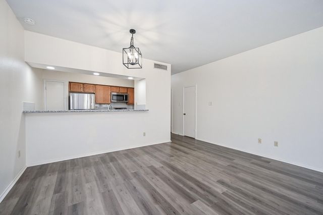 338 Wilcrest Drive 338, Houston, TX 77042