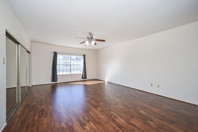 338 Wilcrest Drive 338, Houston, TX 77042