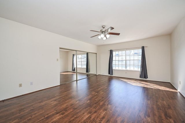 338 Wilcrest Drive 338, Houston, TX 77042