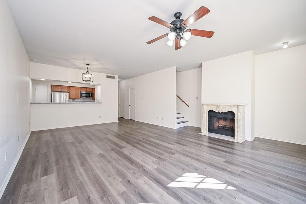 338 Wilcrest Drive 338, Houston, TX 77042