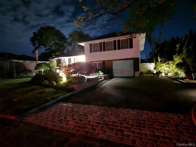 7 Byfield Place, Melville, NY 11747