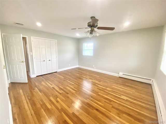 7 Byfield Place, Melville, NY 11747