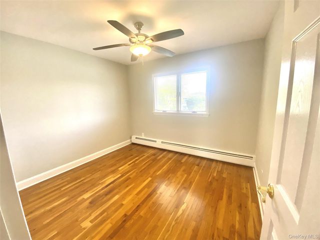 7 Byfield Place, Melville, NY 11747