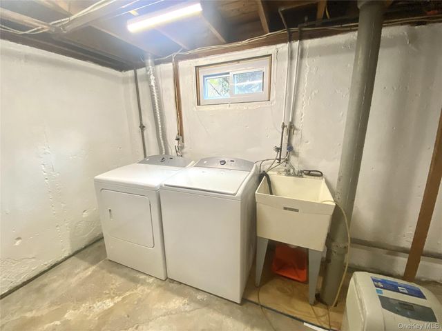 7 Byfield Place, Melville, NY 11747