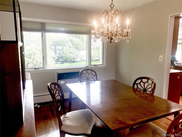 7 Byfield Place, Melville, NY 11747