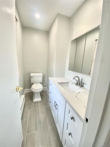 7 Byfield Place, Melville, NY 11747