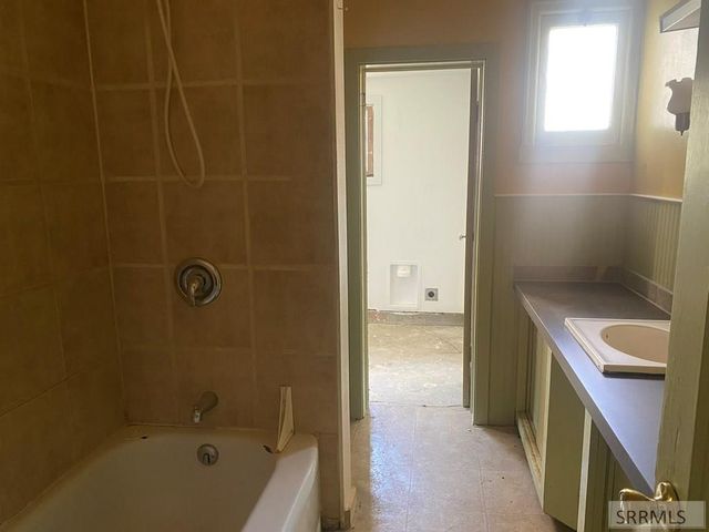 200 N 2nd Street, Challis, ID 83226