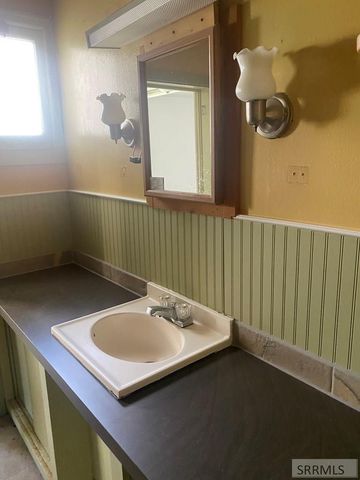 200 N 2nd Street, Challis, ID 83226