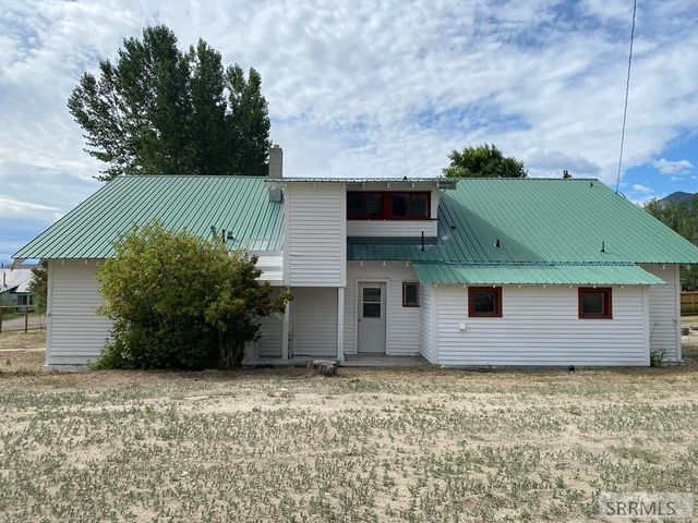 200 N 2nd Street, Challis, ID 83226