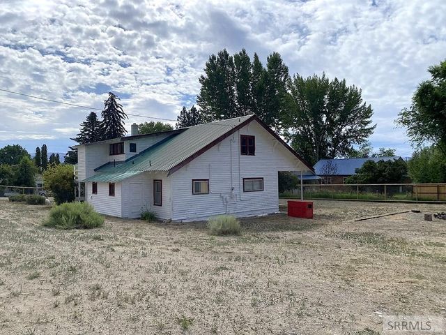 200 N 2nd Street, Challis, ID 83226