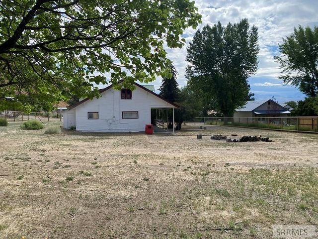 200 N 2nd Street, Challis, ID 83226