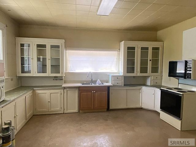 200 N 2nd Street, Challis, ID 83226