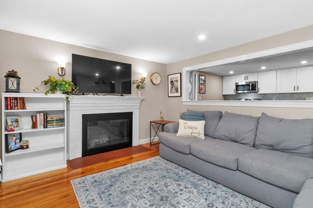 114 Lewis Ave, Walpole, MA 02081