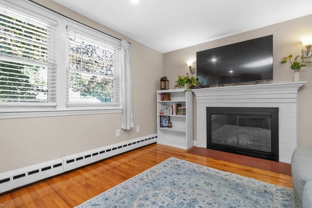 114 Lewis Ave, Walpole, MA 02081
