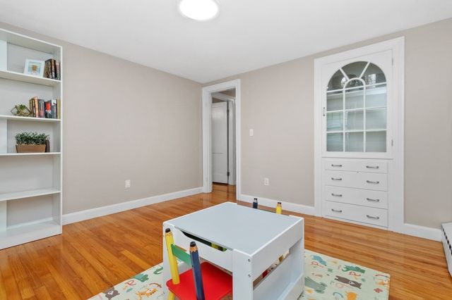 114 Lewis Ave, Walpole, MA 02081