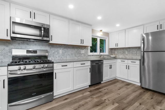114 Lewis Ave, Walpole, MA 02081