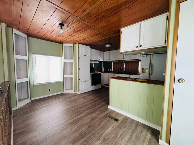 5651 N Seeley Road, Cedar Creek Twp, MI 49663