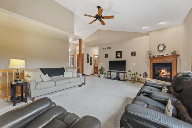 1289 Ridgeside ROAD, Oconomowoc, WI 53066