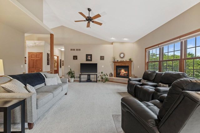 1289 Ridgeside ROAD, Oconomowoc, WI 53066