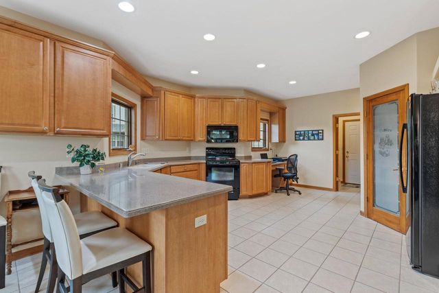 1289 Ridgeside ROAD, Oconomowoc, WI 53066