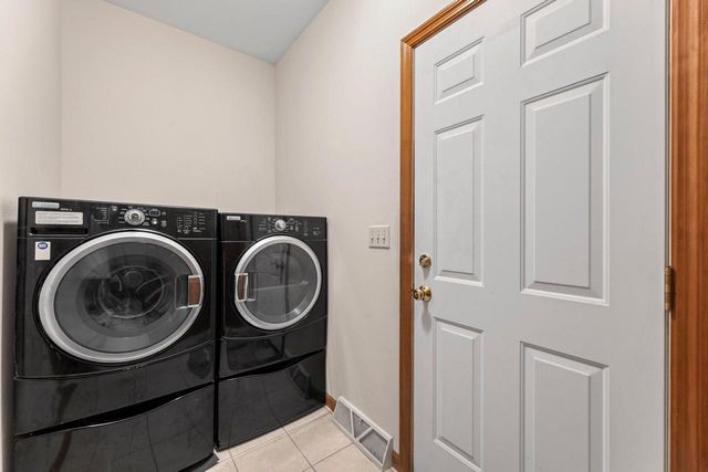 1289 Ridgeside ROAD, Oconomowoc, WI 53066