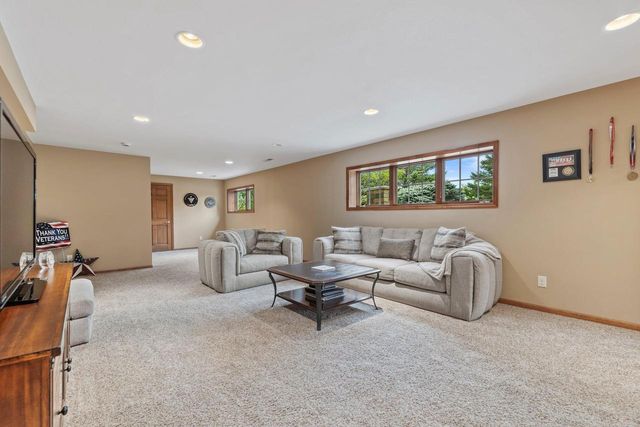 1289 Ridgeside ROAD, Oconomowoc, WI 53066