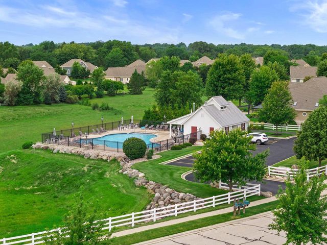 1289 Ridgeside ROAD, Oconomowoc, WI 53066