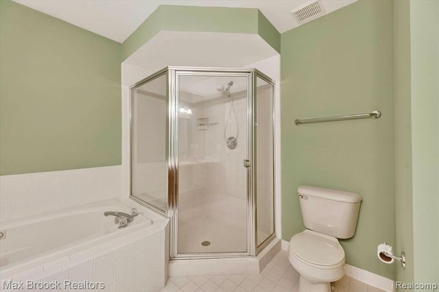 6166 Lochmore Drive, Commerce Twp, MI 48382