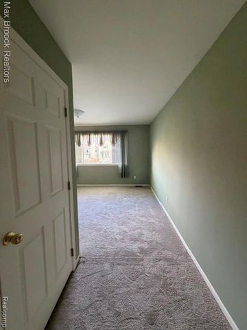 6166 Lochmore Drive, Commerce Twp, MI 48382