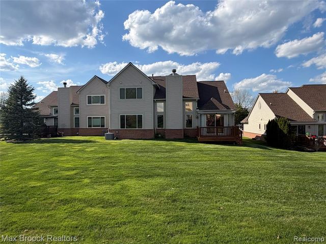 6166 Lochmore Drive, Commerce Twp, MI 48382