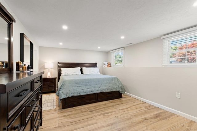 43 Newport Drive, Westford, MA 01886