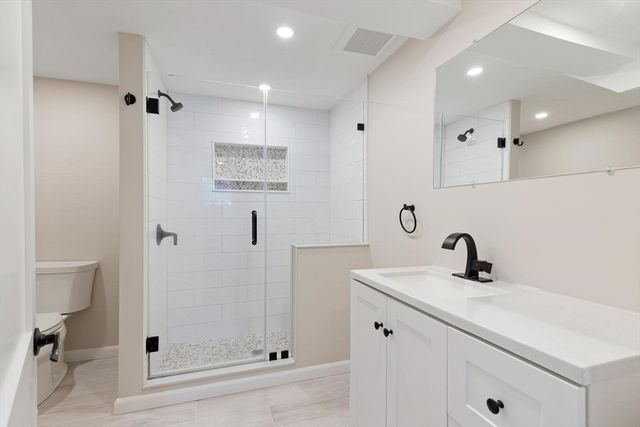 43 Newport Drive, Westford, MA 01886