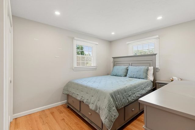 43 Newport Drive, Westford, MA 01886