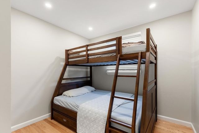 43 Newport Drive, Westford, MA 01886