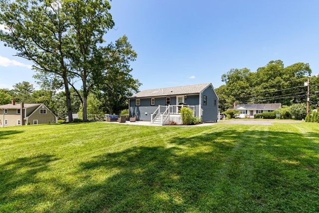 43 Newport Drive, Westford, MA 01886