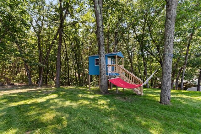 43 Newport Drive, Westford, MA 01886