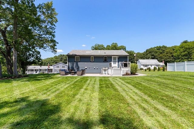 43 Newport Drive, Westford, MA 01886