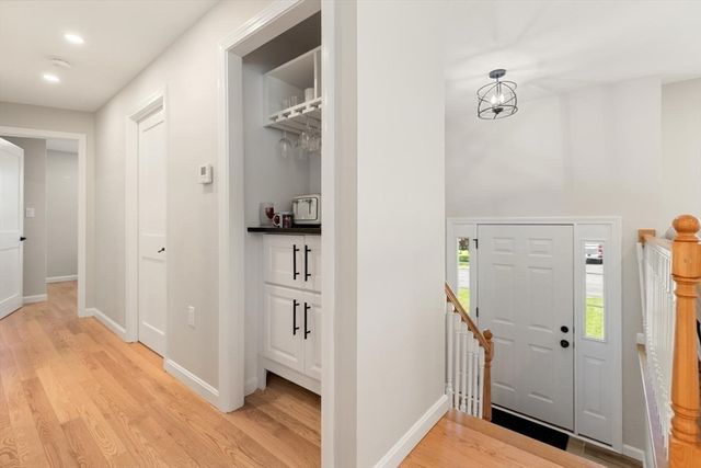 43 Newport Drive, Westford, MA 01886