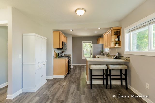 120 34th Street SE, Wyoming, MI 49548