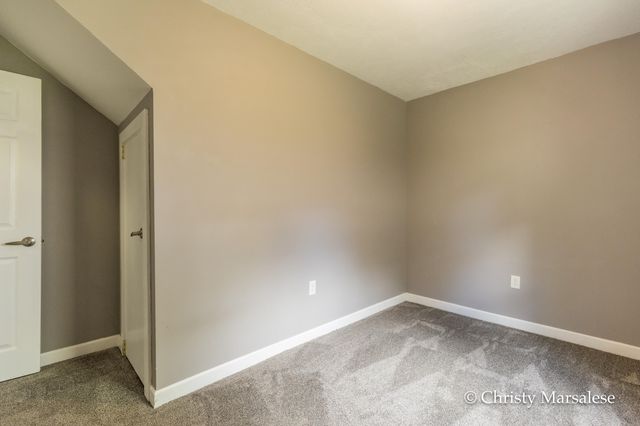 120 34th Street SE, Wyoming, MI 49548