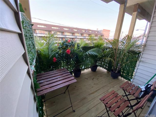 81 Pacific Boulevard 3, Long Beach, NY 11561