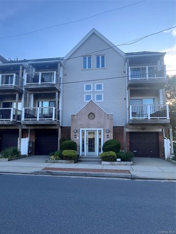 81 Pacific Boulevard 3, Long Beach, NY 11561