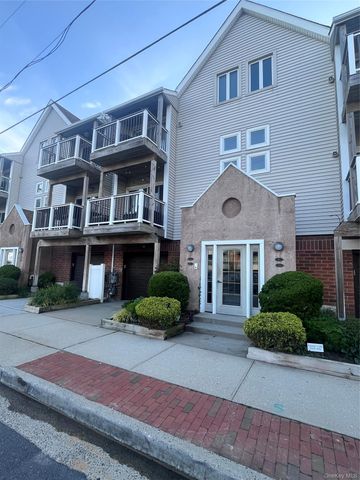 81 Pacific Boulevard 3, Long Beach, NY 11561