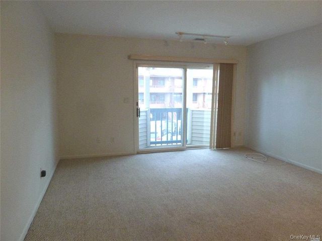 81 Pacific Boulevard 3, Long Beach, NY 11561