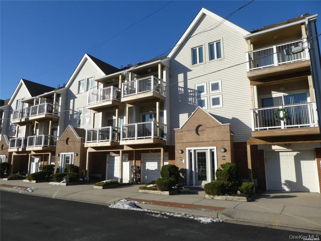 81 Pacific Boulevard 3, Long Beach, NY 11561